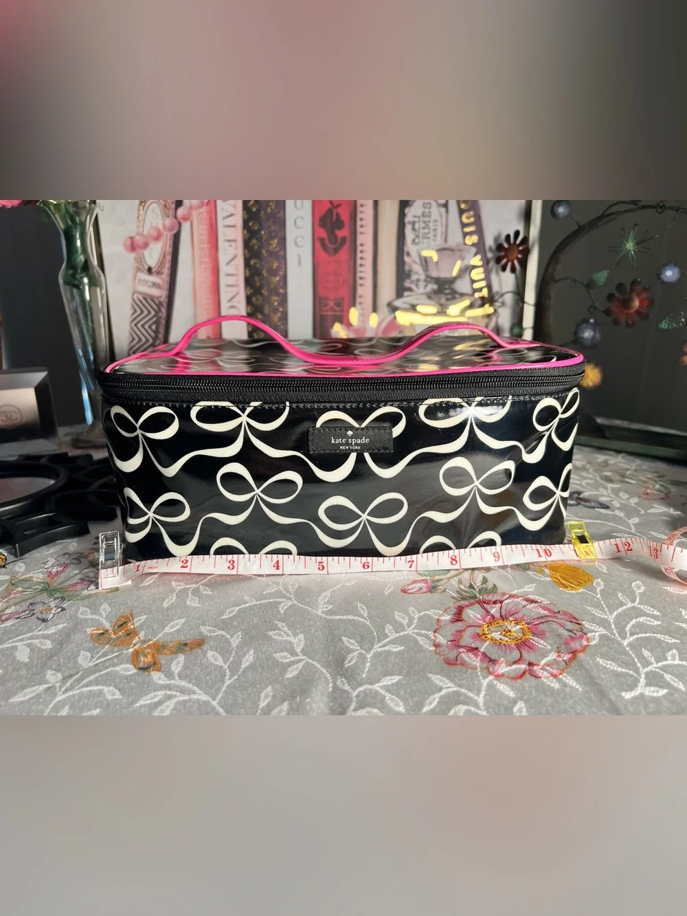 kate spade NY Jae Elegant Bow-Print Cosmetic Case with Hair Claw Clip